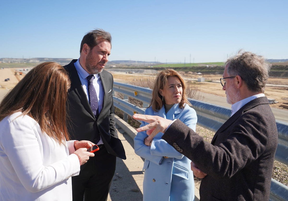 La ministra de Transportes comprueba con el alcalde Óscar Puente los proyectos de la Estación Intermodal y la variante de mercancías durante su visita a Valladolid