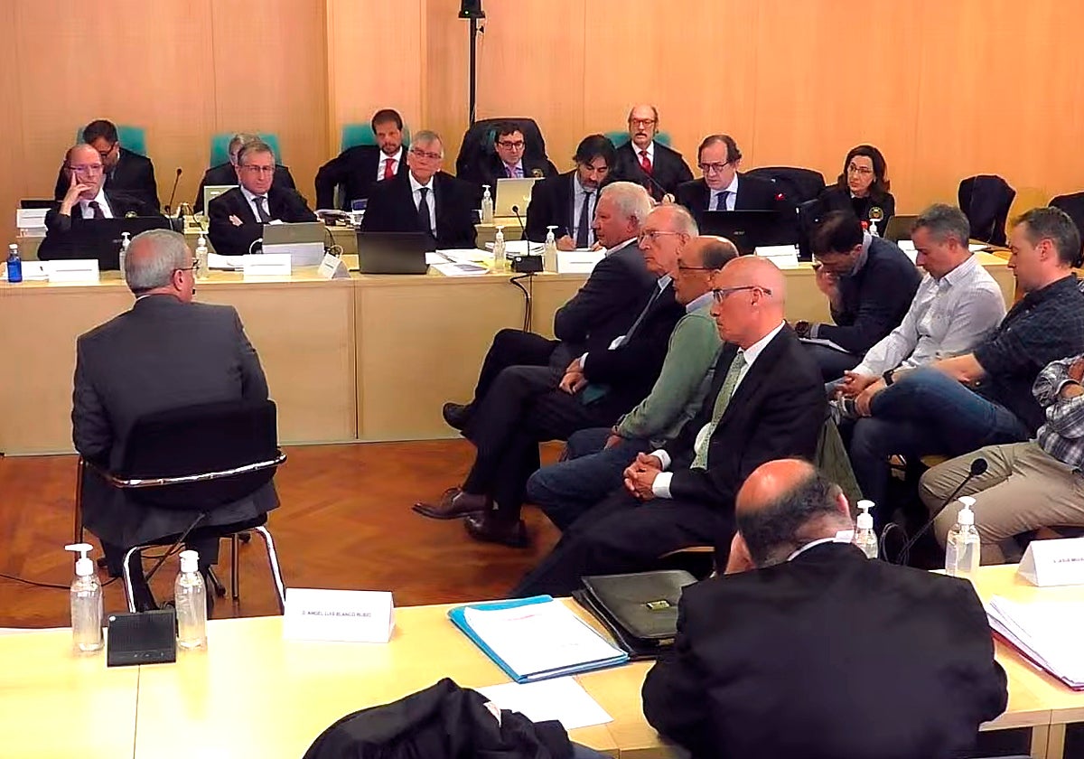 Sesión del juicio por la muerte de seis mineros en el Pozo Emilio en la Audiencia Provincial de León