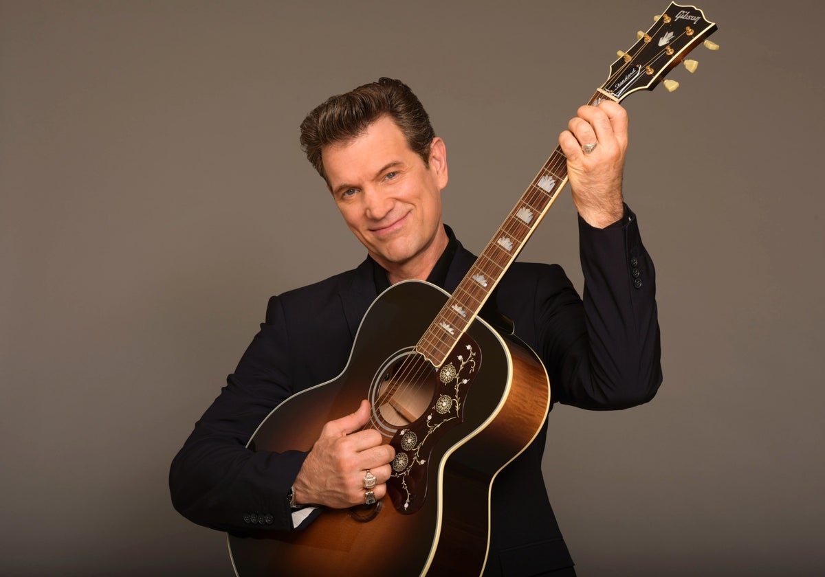 Chris Isaak, en una imagen promocional