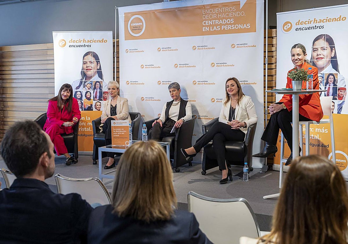 Imagen del encuentro organizaod por Consum