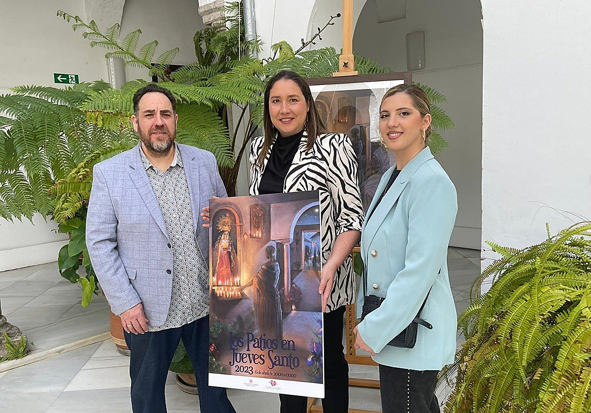 Rafael Barón, María Luisa Gómez y  Carmen Bernal, este martes, en la presentación del cartel