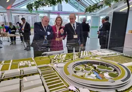 Málaga se reivindica en París como sede de una Expo 2027 que «pisará el acelerador» de la agenda urbana en el mundo