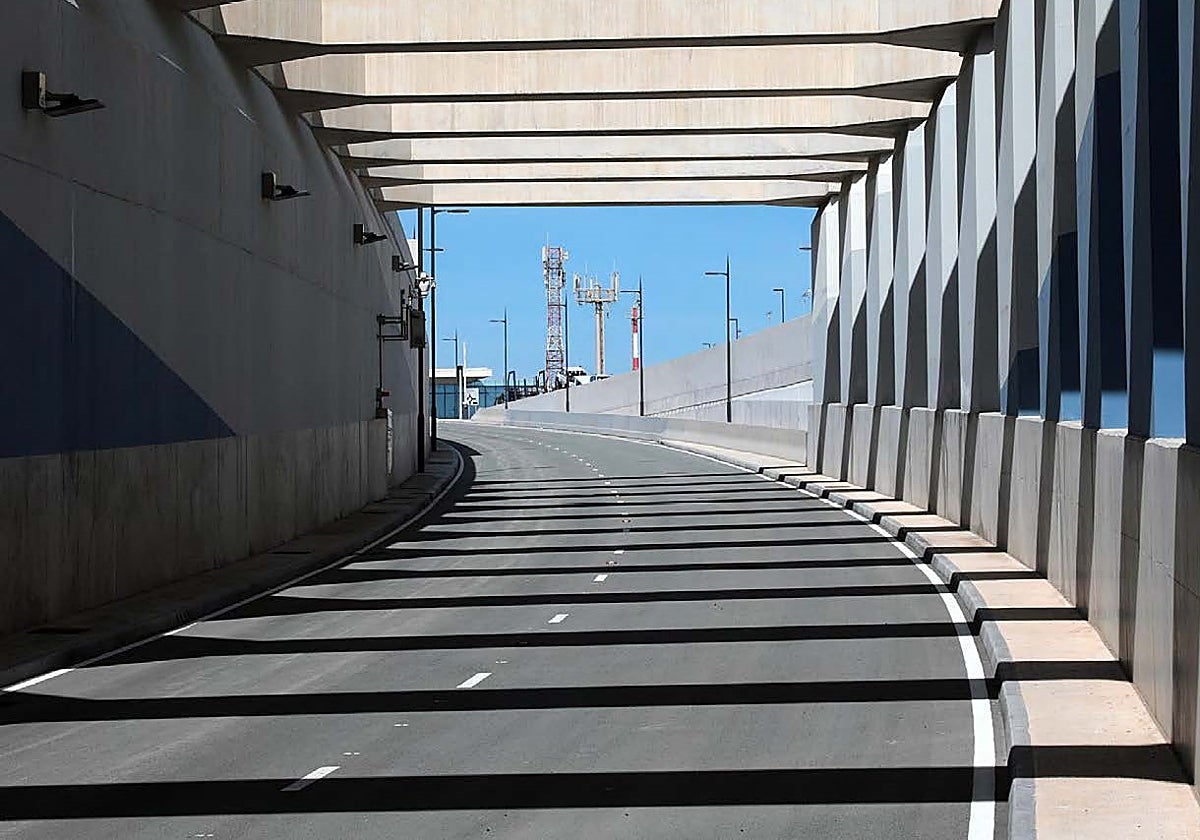 Imagen parcial del túnel construido bajo el aeropuerto de Gibraltar