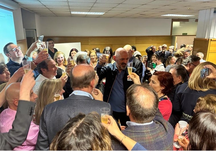 Joaquín Goyache gana las elecciones en la Universidad Complutense y repite como rector