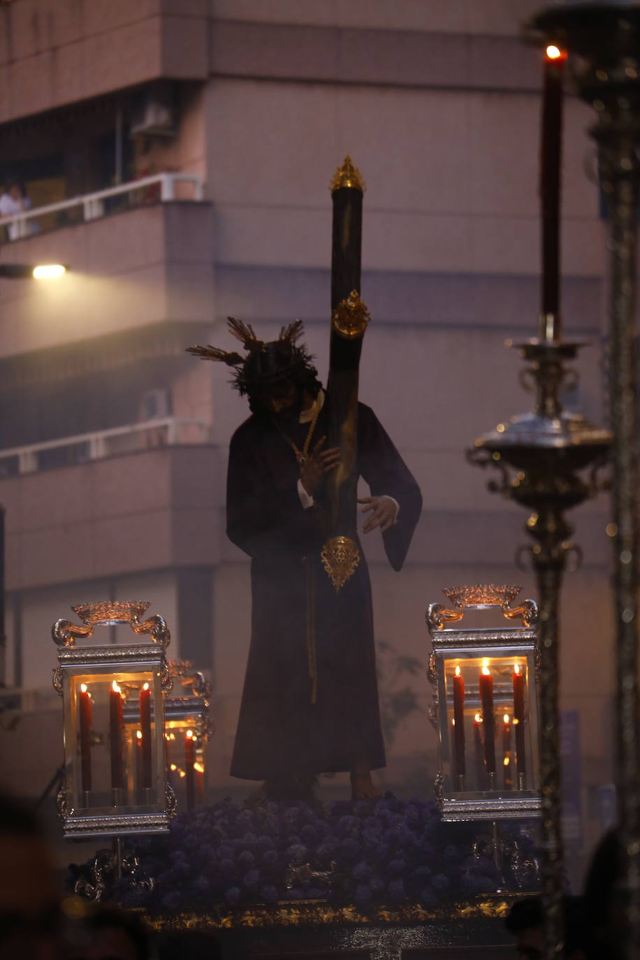 El vía crucis del Señor del Soberano Poder en Córdoba, en imágenes