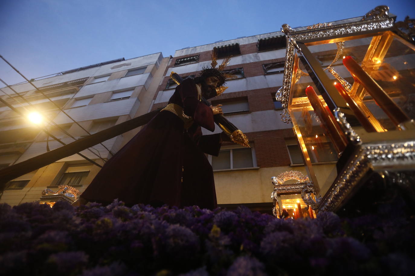 El vía crucis del Señor del Soberano Poder en Córdoba, en imágenes
