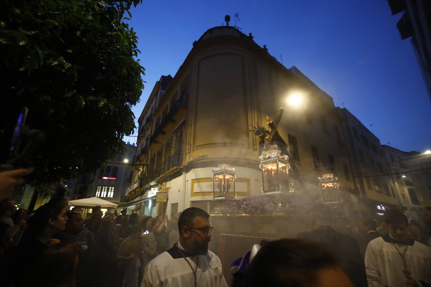 El vía crucis del Señor del Soberano Poder en Córdoba, en imágenes
