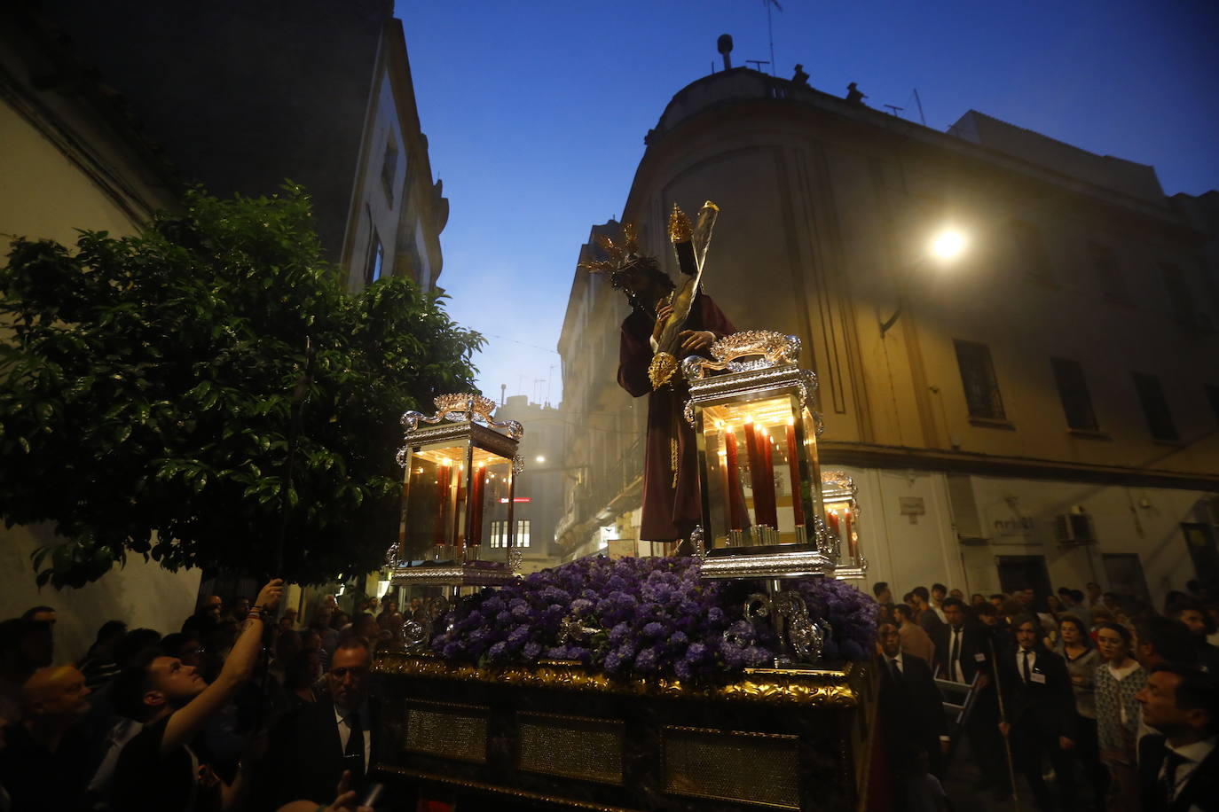 El vía crucis del Señor del Soberano Poder en Córdoba, en imágenes