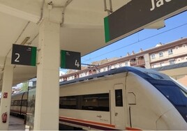 El PSOE enciende Jaén al aplicar su rodillo en el Senado contra la mejora ferroviaria de la provincia