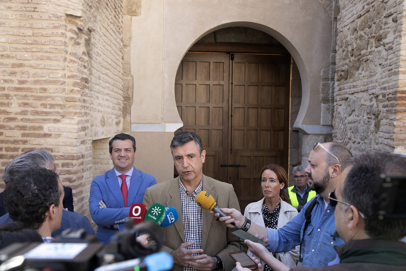 La recuperada puerta almohade del Alcázar de Córdoba, en imágenes