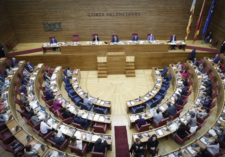 El PSOE valenciano se queda solo al rechazar otra comisión parlamentaria del caso Azud