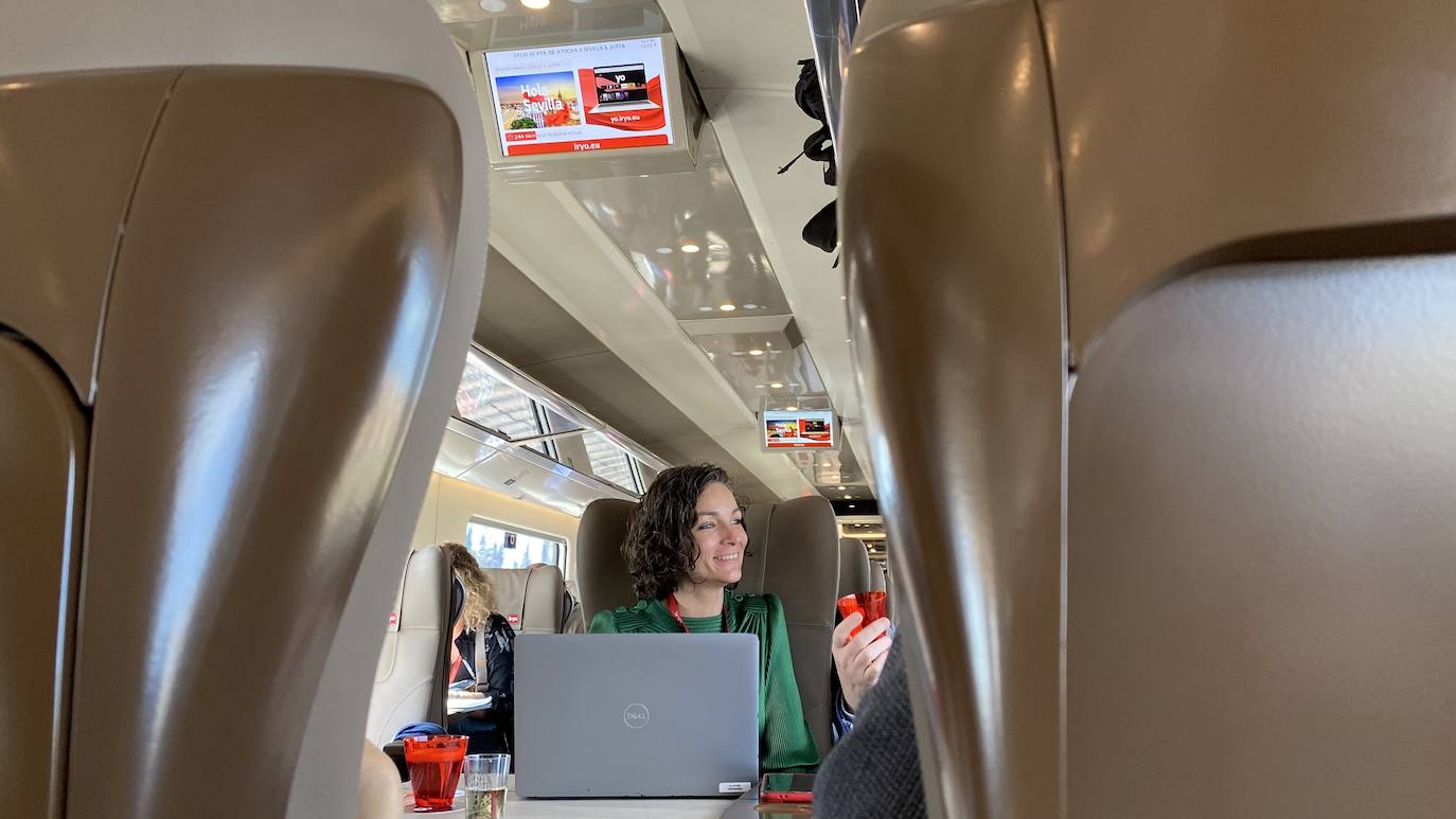 El viaje inaugural de las &#039;flechas rojas&#039; de Iryo desde Córdoba, en imágenes