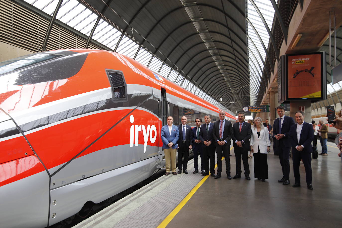 El viaje inaugural de las &#039;flechas rojas&#039; de Iryo desde Córdoba, en imágenes
