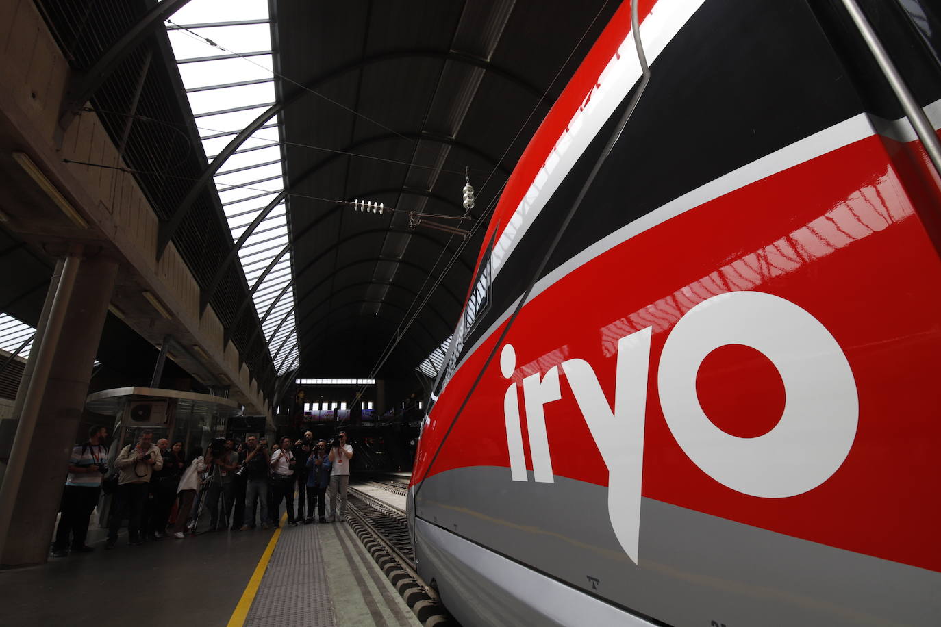El viaje inaugural de las &#039;flechas rojas&#039; de Iryo desde Córdoba, en imágenes
