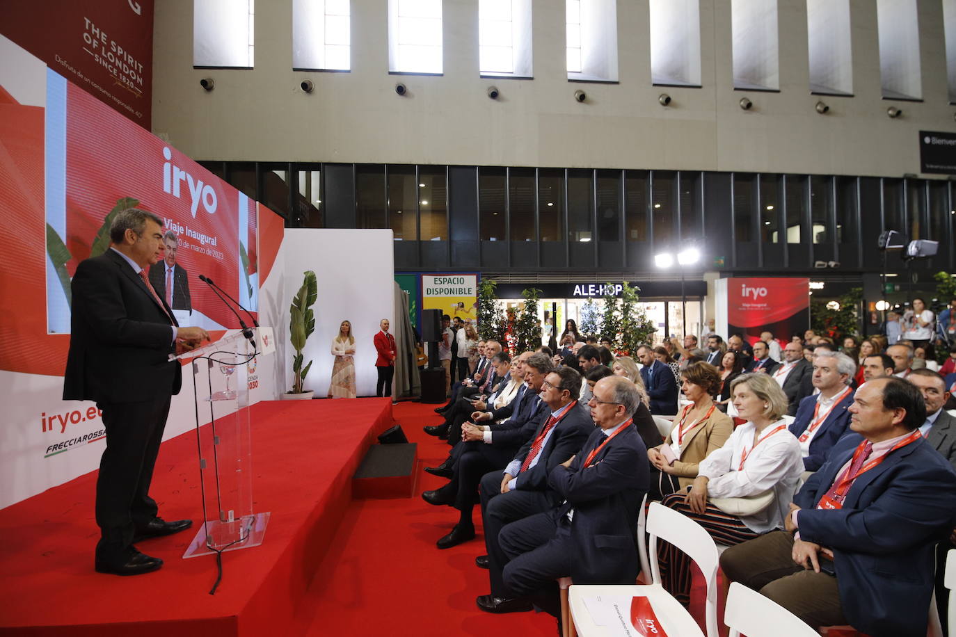 El viaje inaugural de las &#039;flechas rojas&#039; de Iryo desde Córdoba, en imágenes
