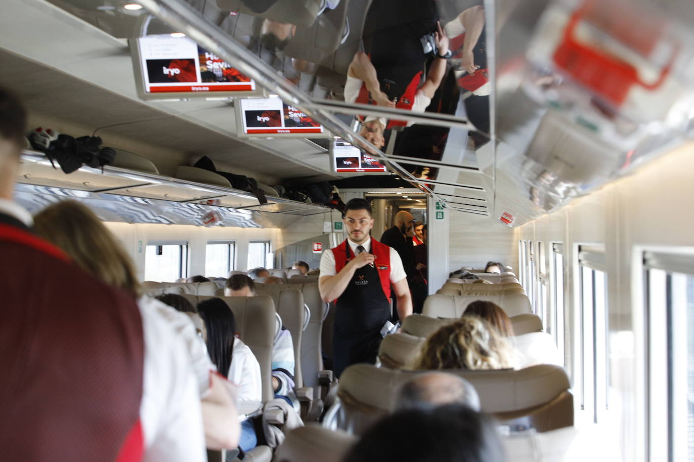 El viaje inaugural de las &#039;flechas rojas&#039; de Iryo desde Córdoba, en imágenes