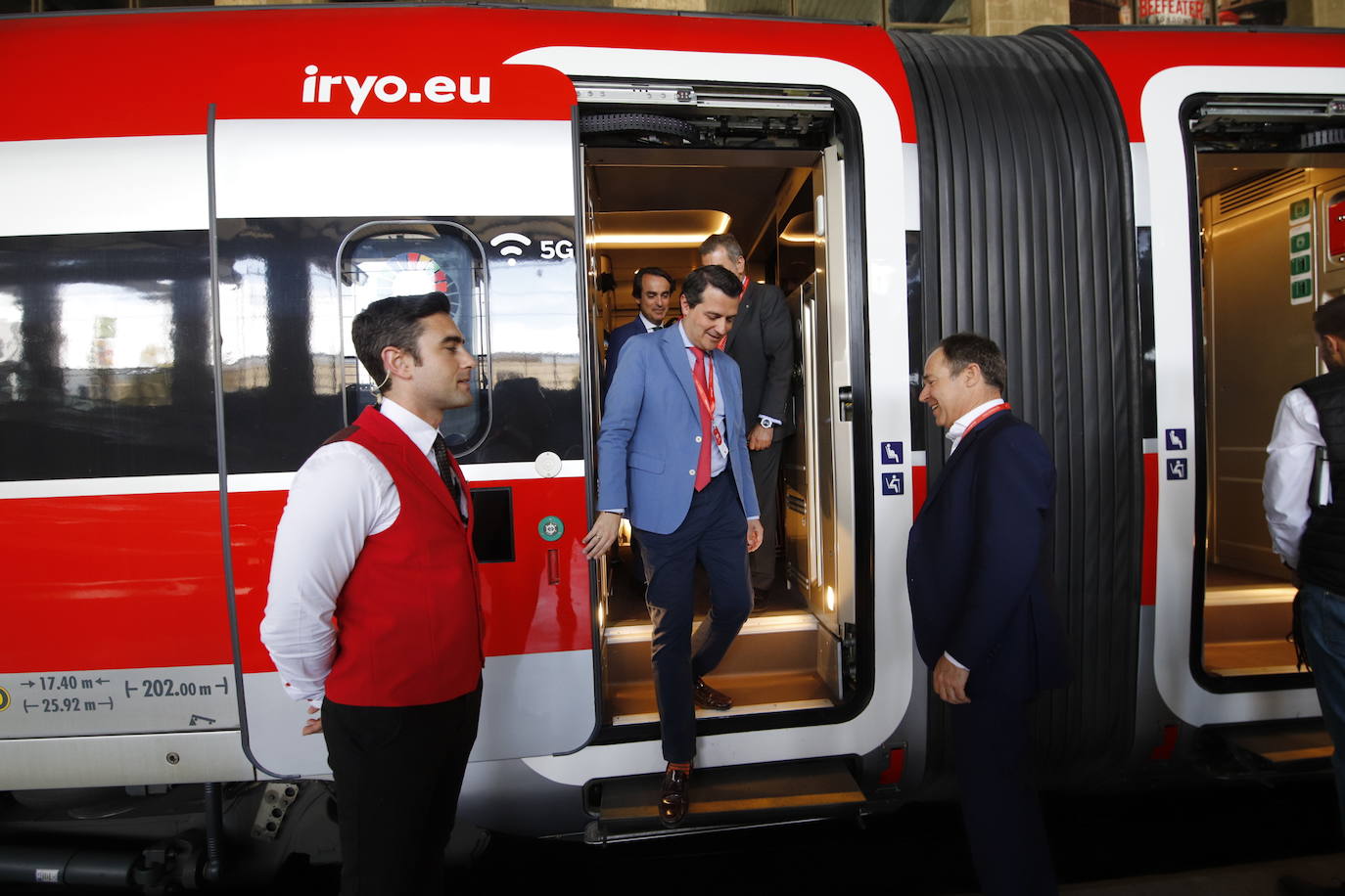 El viaje inaugural de las &#039;flechas rojas&#039; de Iryo desde Córdoba, en imágenes