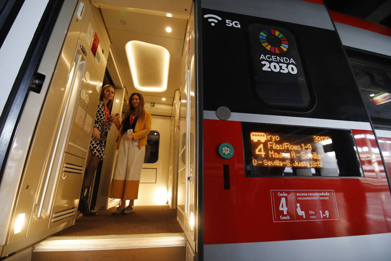 El viaje inaugural de las &#039;flechas rojas&#039; de Iryo desde Córdoba, en imágenes