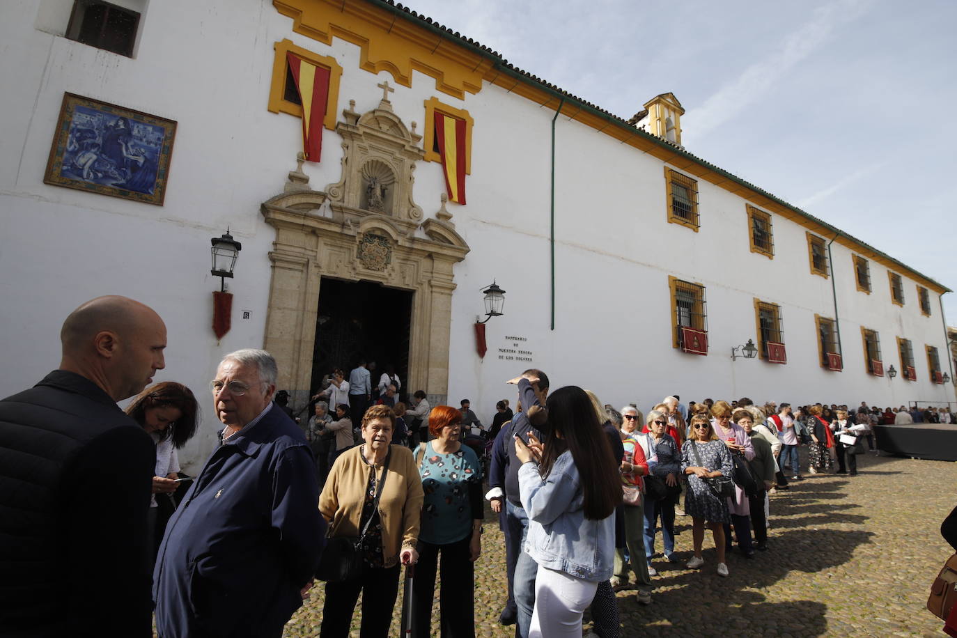 El besamanos de la Virgen de la Paz de Córdoba, en imágenes