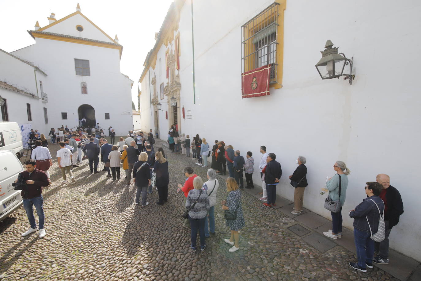 El besamanos de la Virgen de la Paz de Córdoba, en imágenes