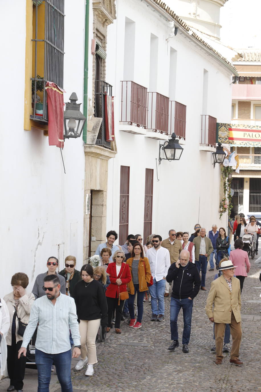 El besamanos de la Virgen de la Paz de Córdoba, en imágenes
