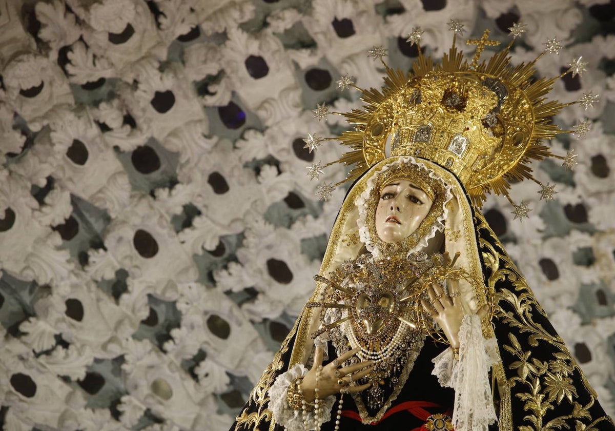 Nuestra Señora de los Dolores, este Viernes de Dolores, en su camarín