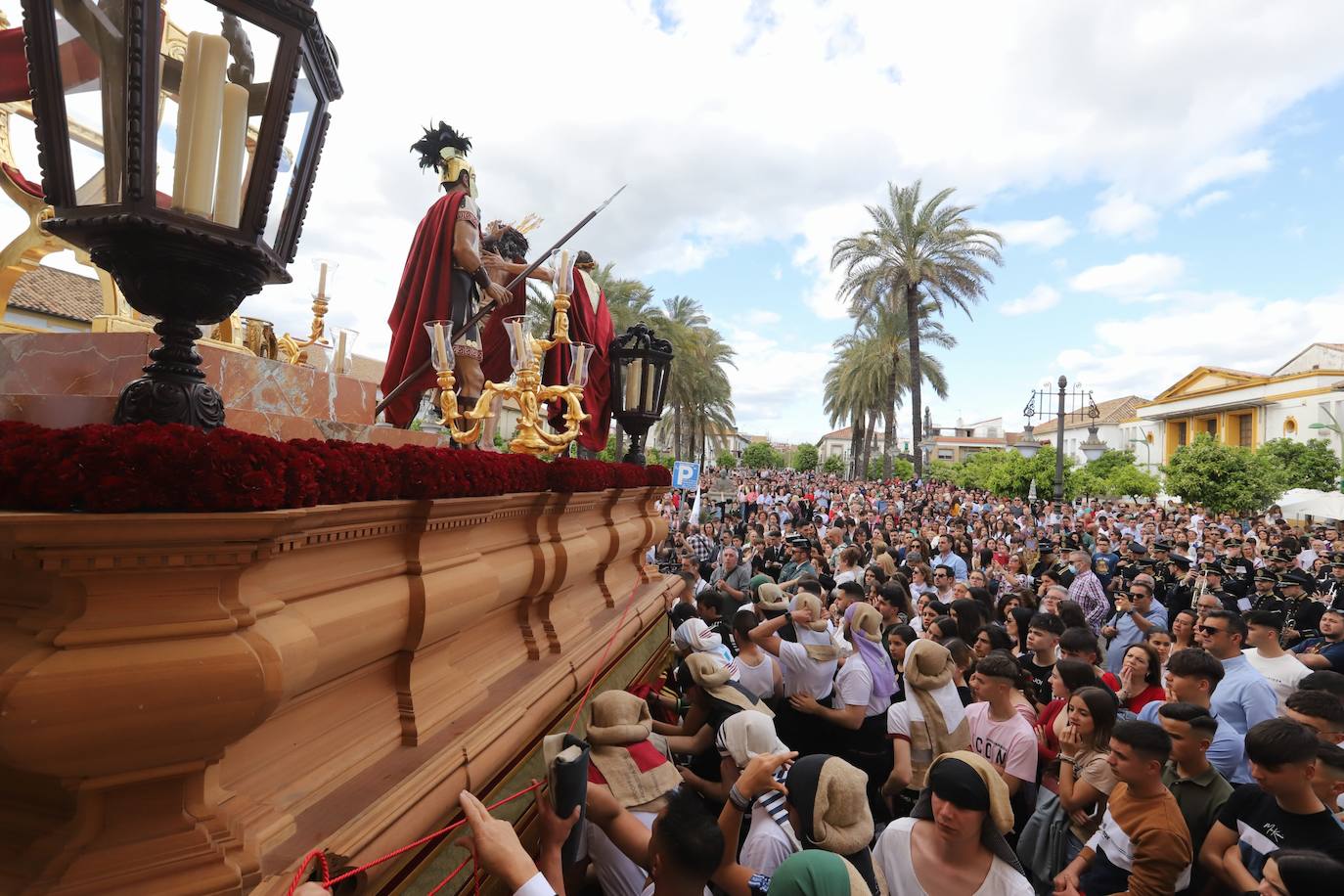 La procesión de la Presentación al Pueblo el Sábado de Pasión de Córdoba, en imágenes