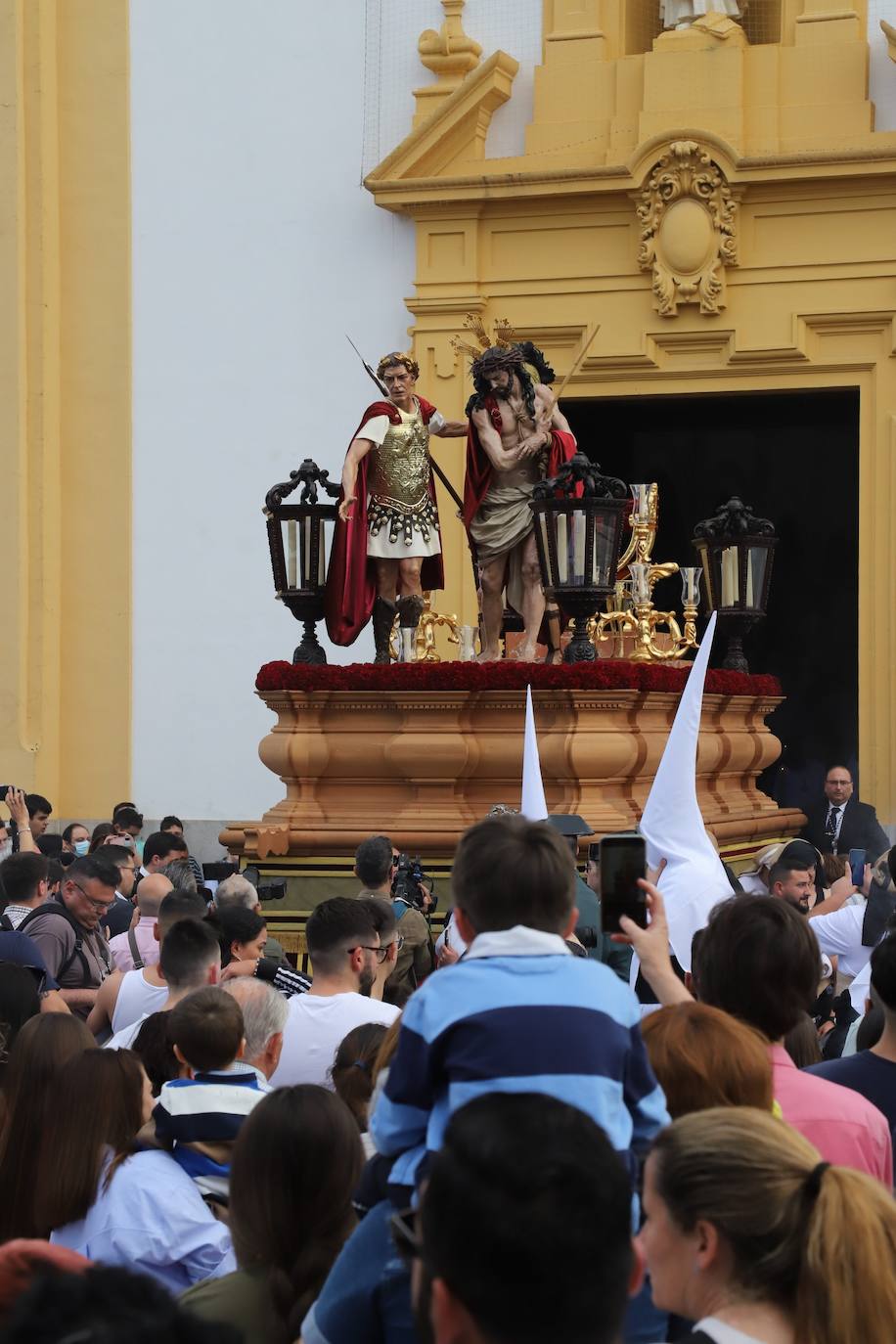 La procesión de la Presentación al Pueblo el Sábado de Pasión de Córdoba, en imágenes
