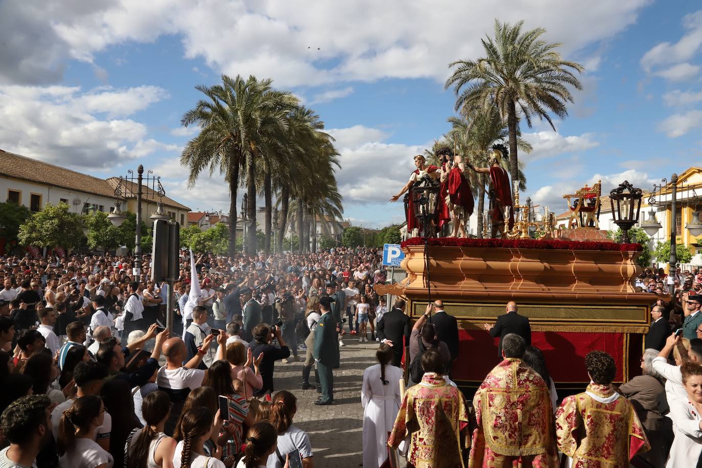 La procesión de la Presentación al Pueblo el Sábado de Pasión de Córdoba, en imágenes