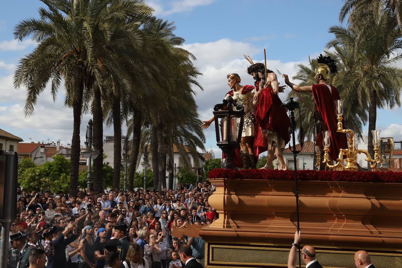 La procesión de la Presentación al Pueblo el Sábado de Pasión de Córdoba, en imágenes