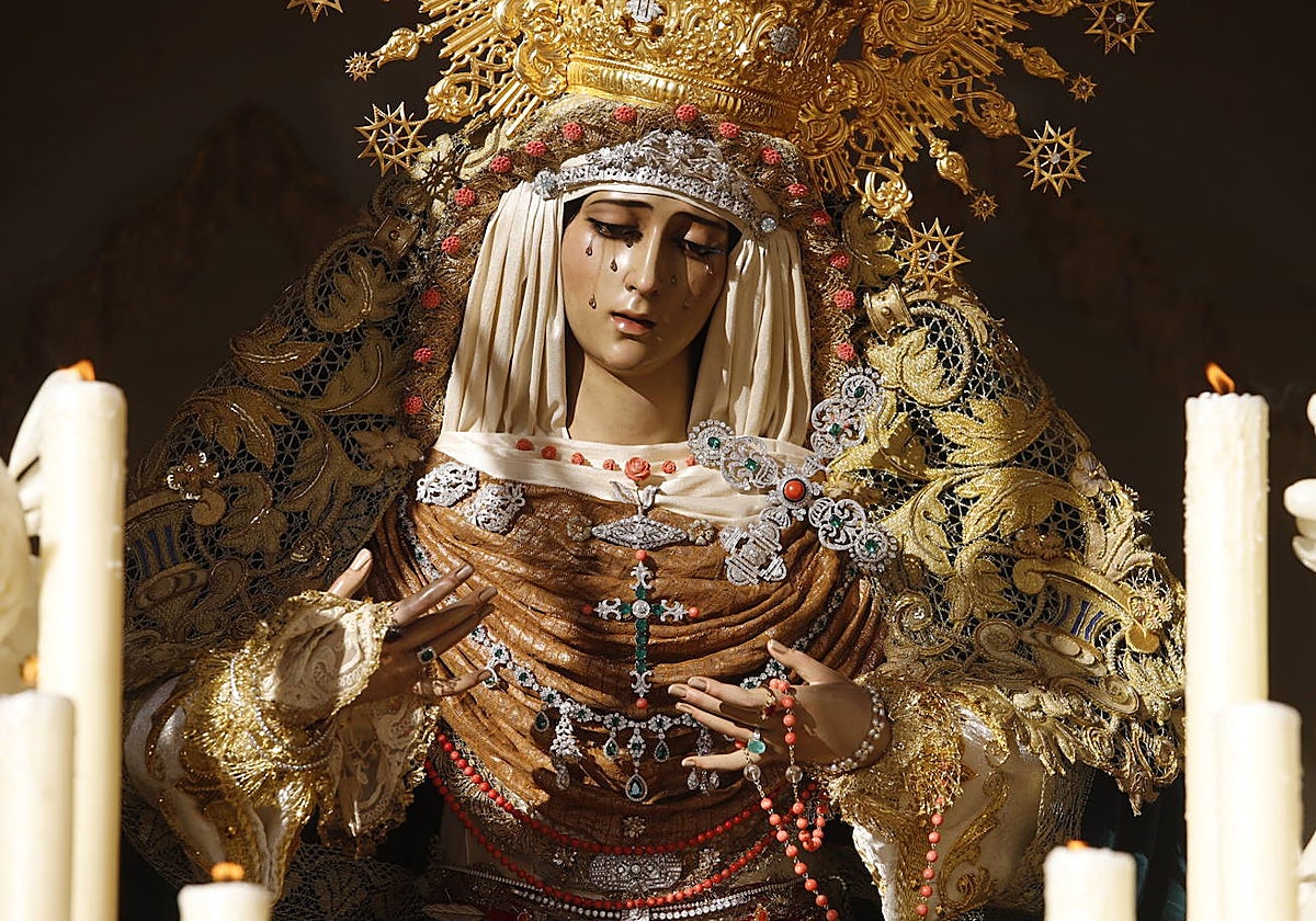 La Virgen de la O, en su paso de palio