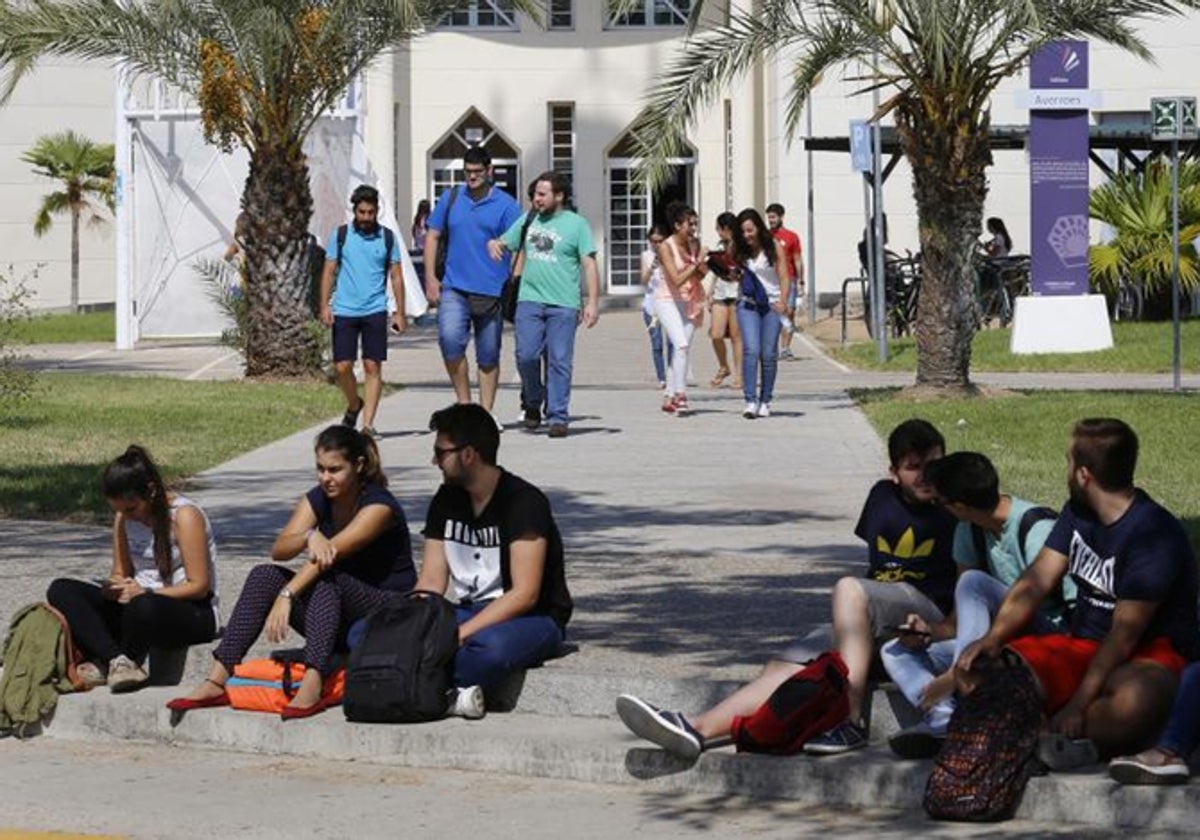 Estudiantes universitarios en una imagen de archivo