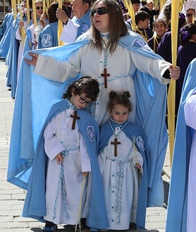 Imagen secundaria 2 - Procesión del Domingo de Ramos en Soria (fotografía grande), León (inferior izquierda) y Palencia (esquina inferior derecha)