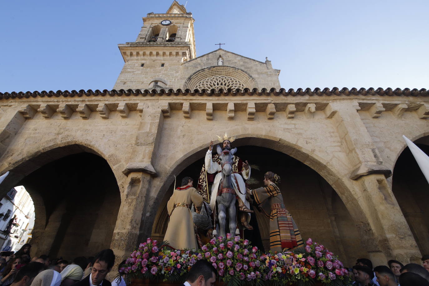 La esperada salida de la Entrada Triunfal el Domingo de Ramos de Córdoba, en imágenes