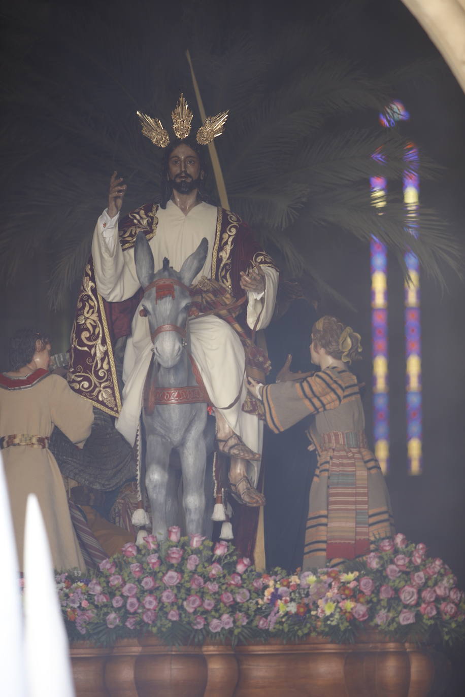 La esperada salida de la Entrada Triunfal el Domingo de Ramos de Córdoba, en imágenes