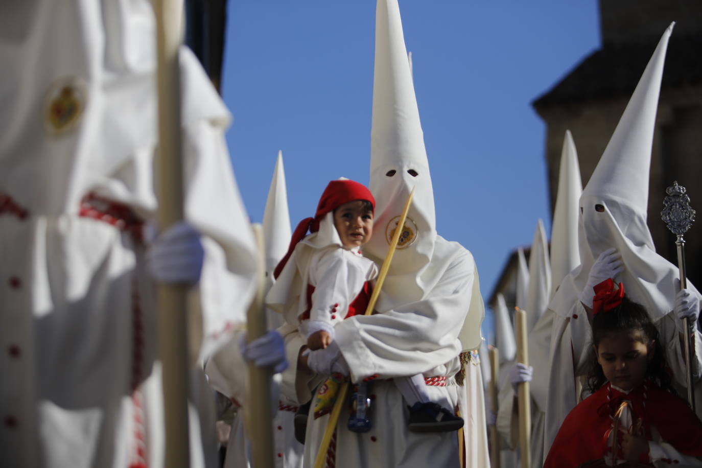 La esperada salida de la Entrada Triunfal el Domingo de Ramos de Córdoba, en imágenes