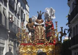 La solemne procesión de la hermandad de la Esperanza de Córdoba el Domingo de Ramos, en imágenes