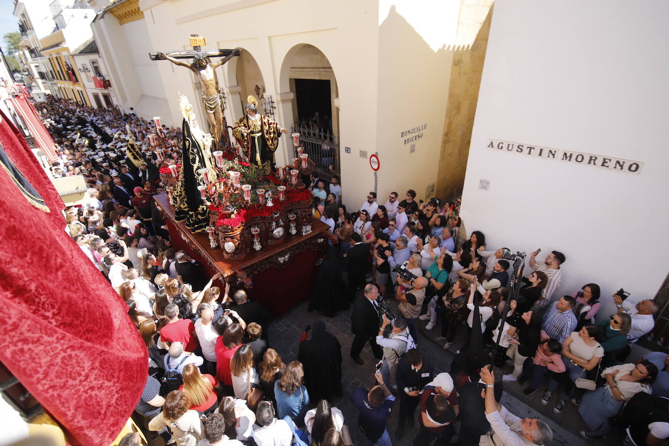 El multitudinario desfile de las Penas de Santiago de Córdoba el Domingo de Ramos, en imágenes