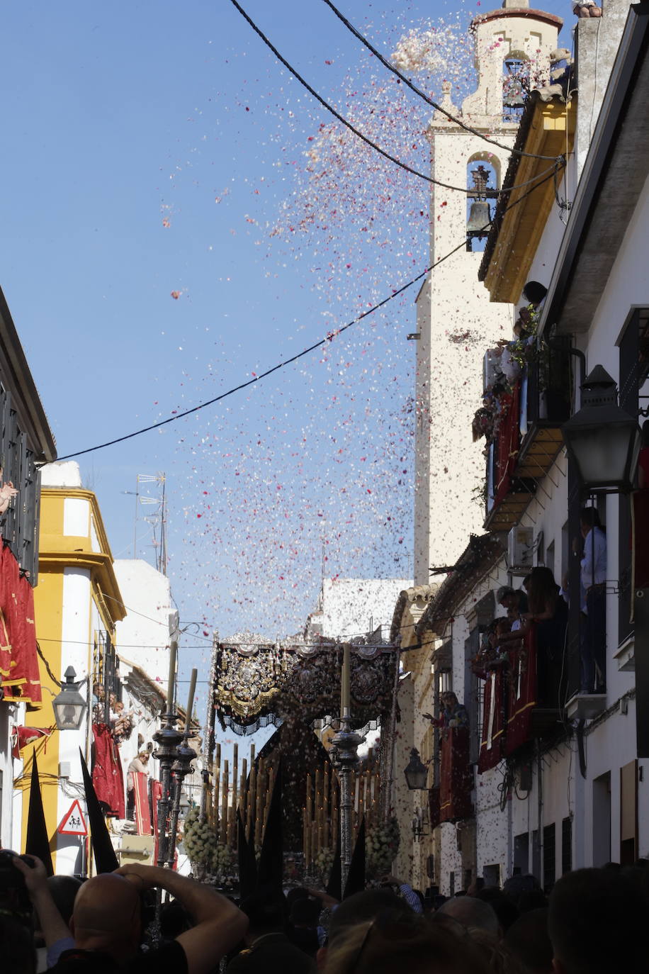 El multitudinario desfile de las Penas de Santiago de Córdoba el Domingo de Ramos, en imágenes