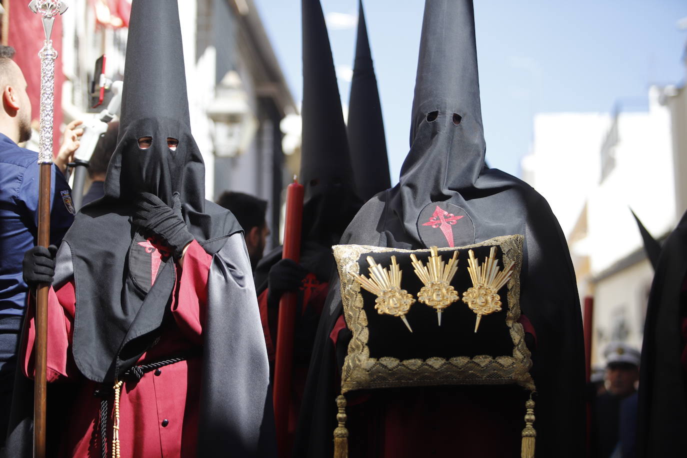 El multitudinario desfile de las Penas de Santiago de Córdoba el Domingo de Ramos, en imágenes