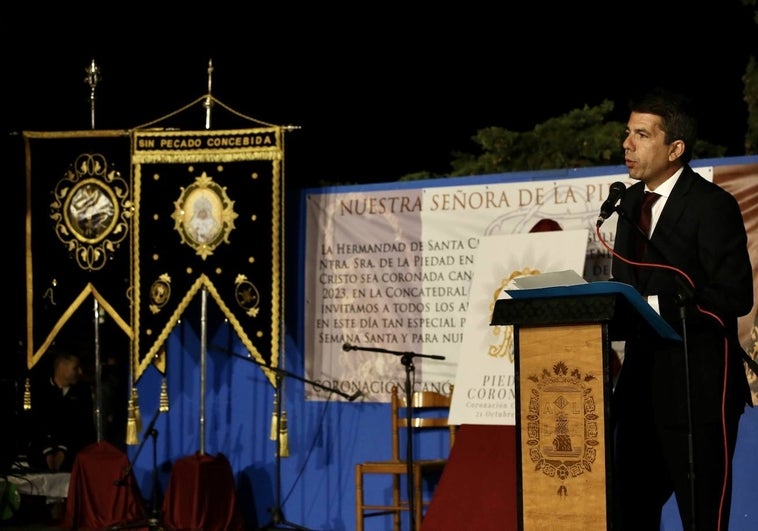 Mazón: «La procesión de Santa Cruz del Miércoles Santo otorga momentos de absoluta entrega emocional»