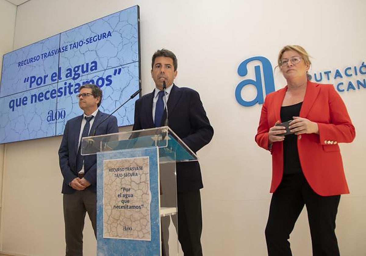 Andrés Molina, Carlos Mazón y Ana Serna, este lunes en la Diputación de Alicante