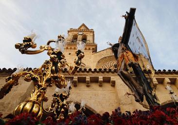 La escalofriante procesión de Remedio de Ánimas en el Lunes Santo de Córdoba