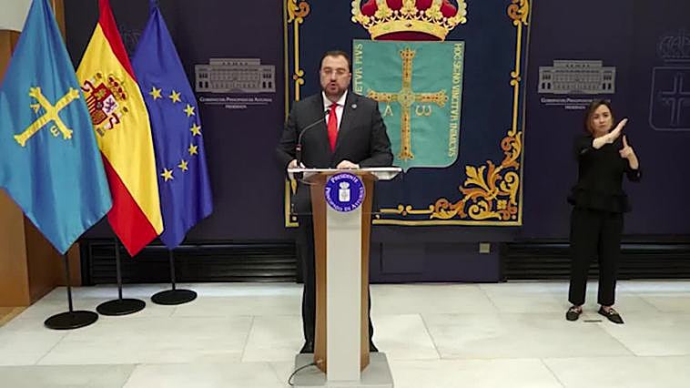 Barbón garantiza que en Asturias no habrá especulación con los terrenos quemados