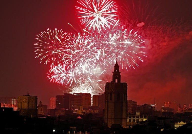 Semana Santa Marinera de Valencia 2023: horario y ubicación de los castillos de fuegos artificiales