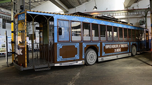 Vehículo en exposición del museo de la Empresa Municipal de Transporte (EMT)