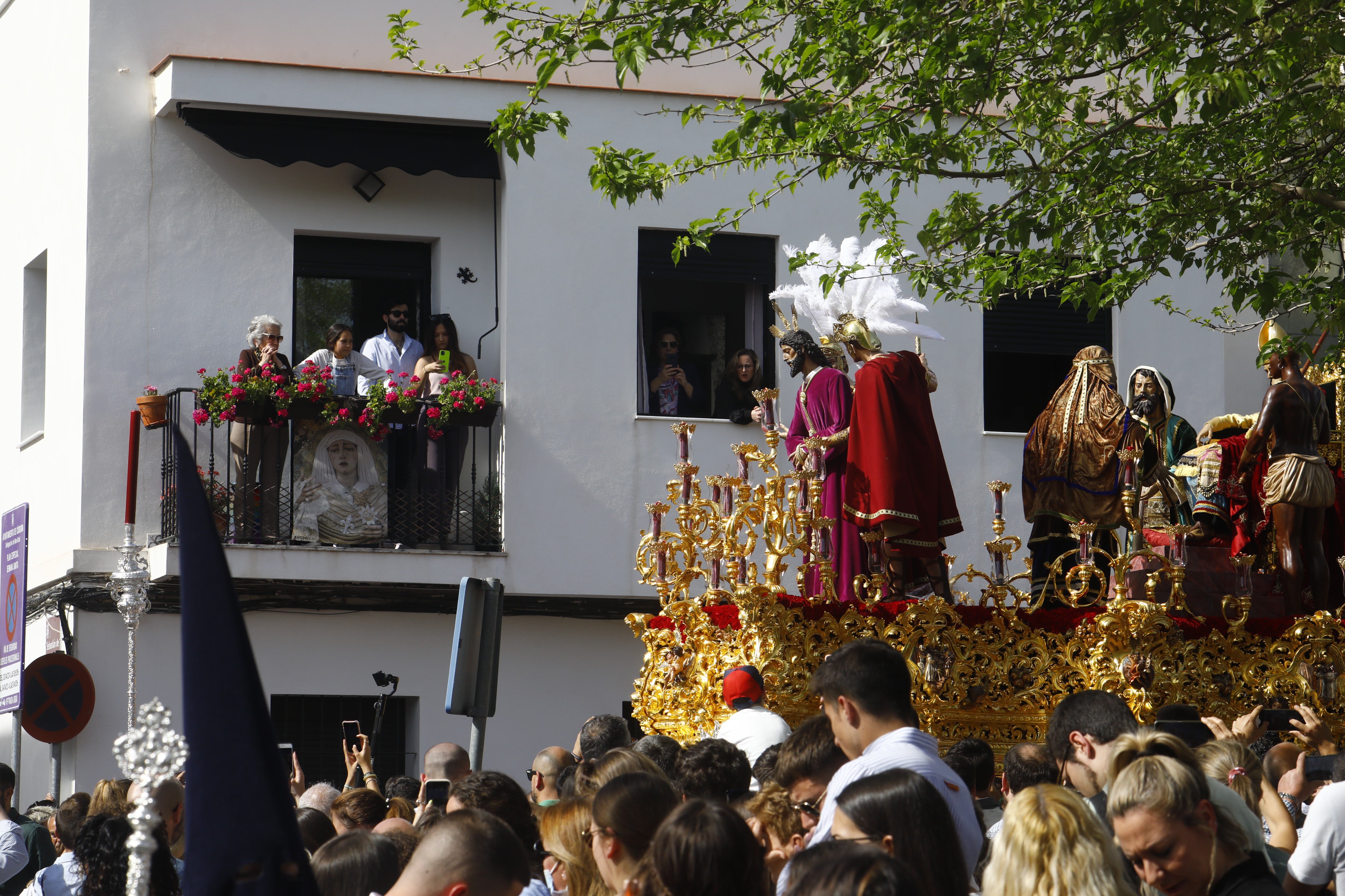 Fotos | Barrio y sentir popular de la Estrella en el Lunes Santo