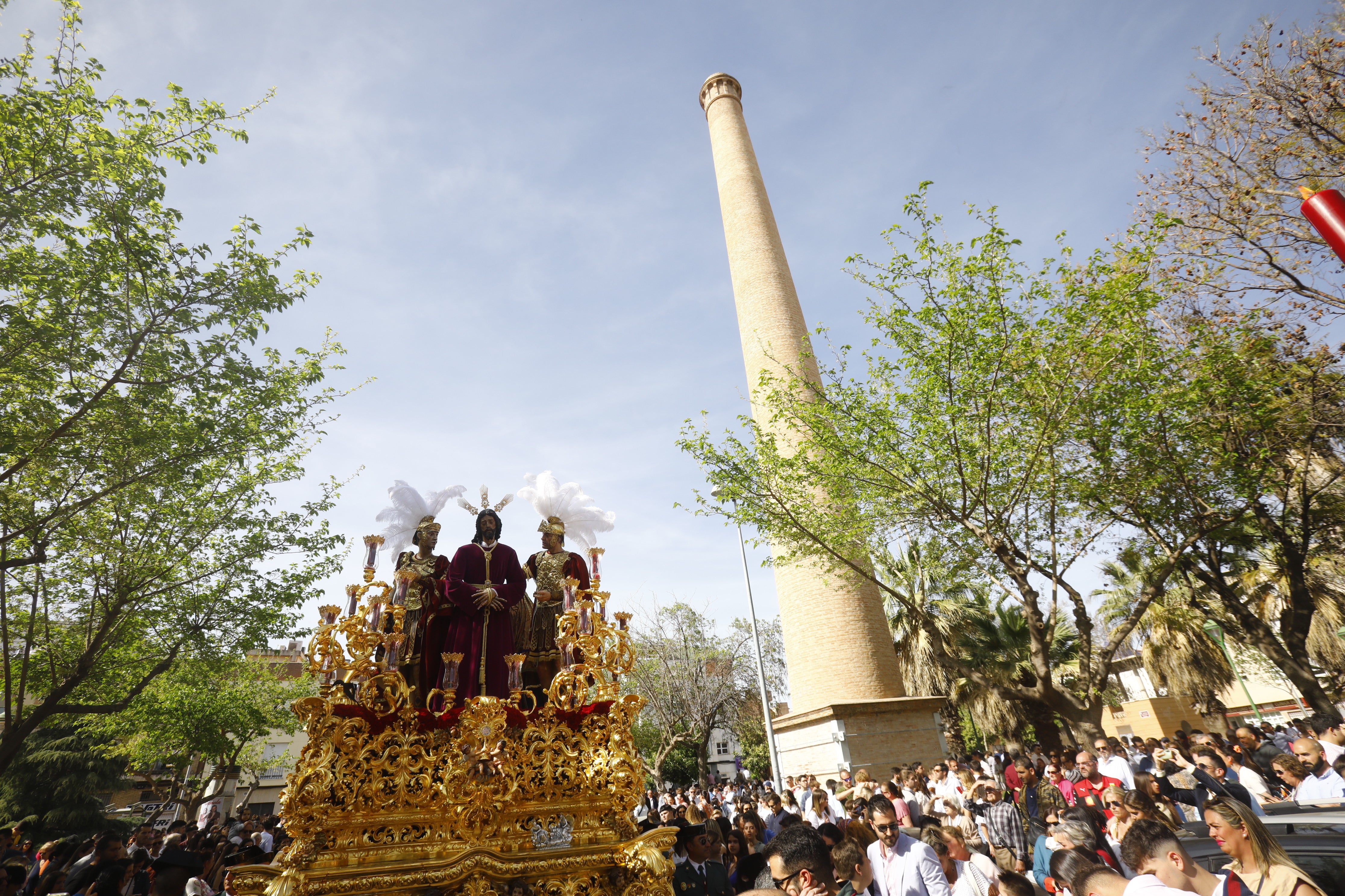 Fotos | Barrio y sentir popular de la Estrella en el Lunes Santo