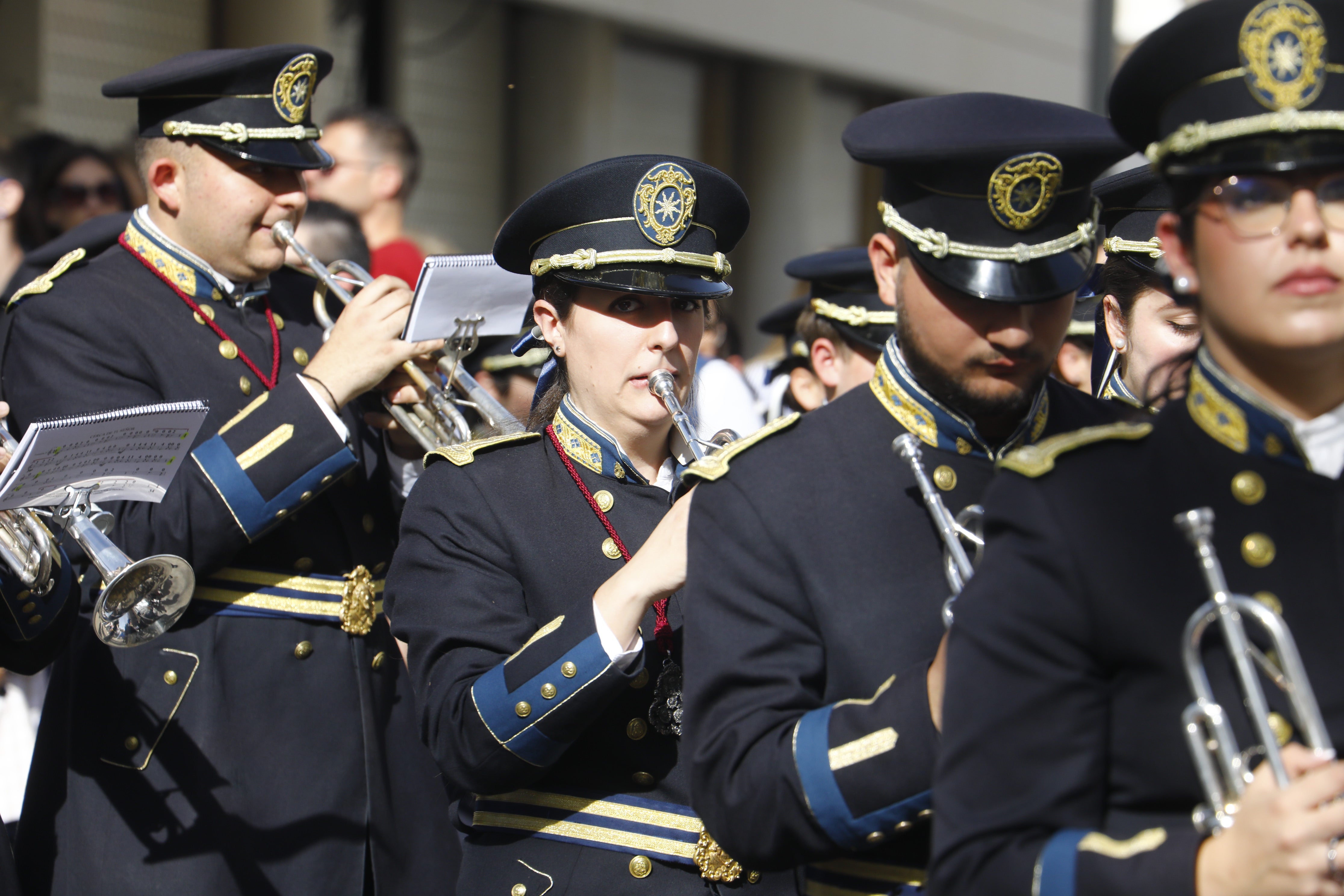 Fotos | Barrio y sentir popular de la Estrella en el Lunes Santo