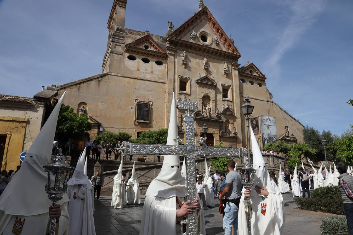 Fotos |Lunes Santo: la luminosa hermandad de la Merced, en imágenes